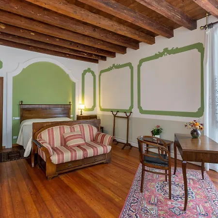 Couette-café Palazzo Scolari 3*